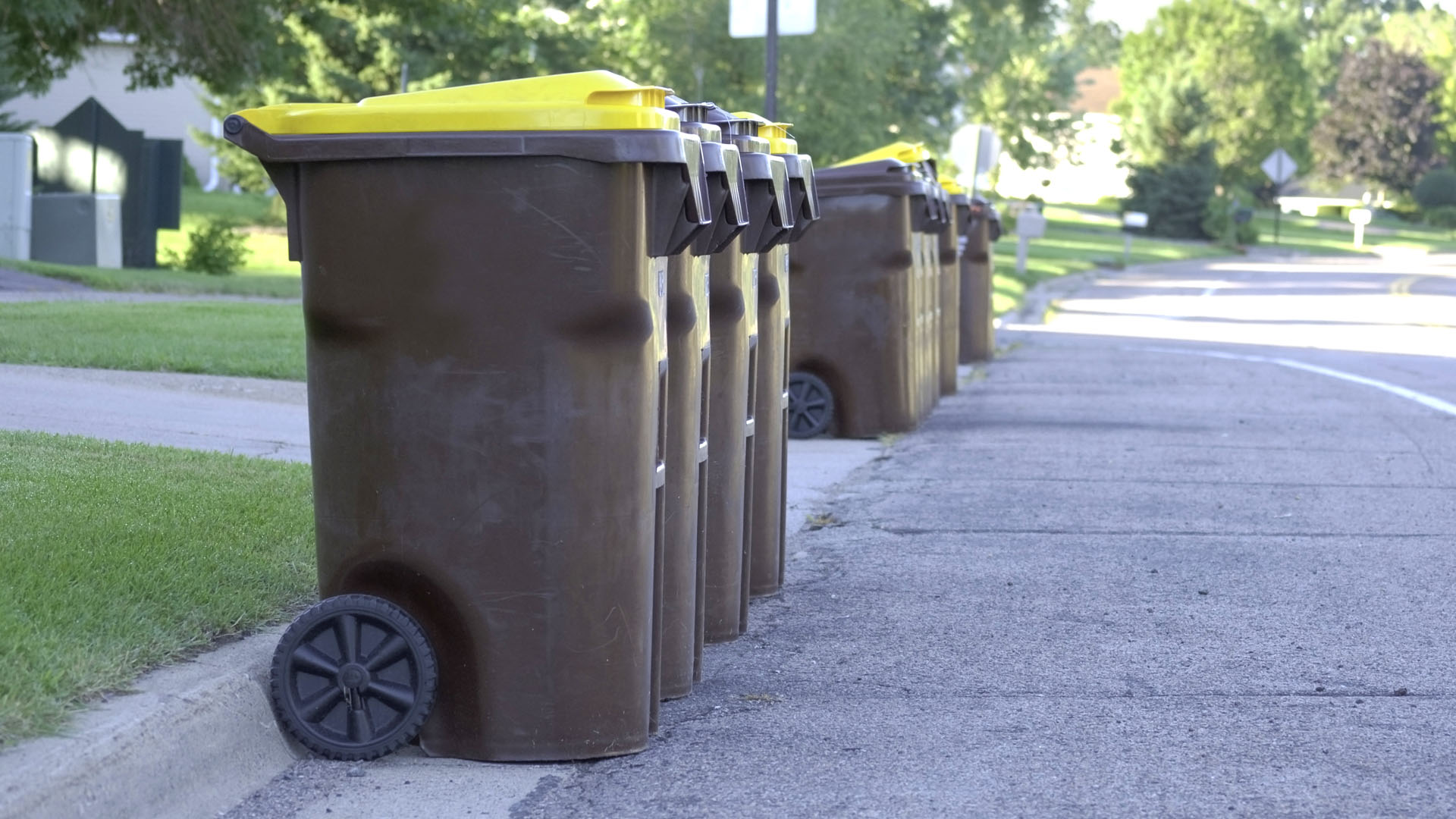 how to dispose of garbage cans